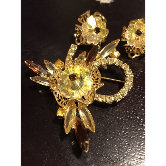 VTG Unsigned Juliana Brooch and matching Clip on earrings - Picture 6 of 7